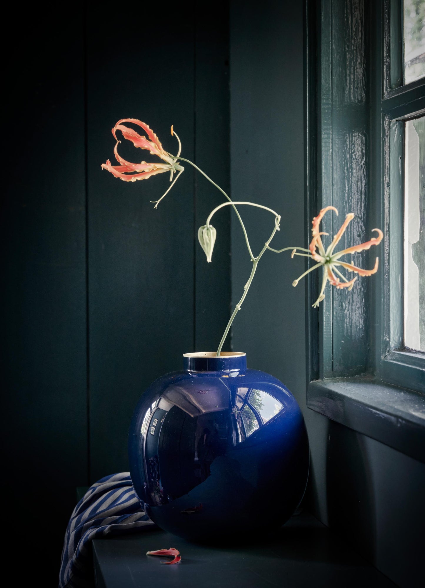 Vase Metal Blue 23cm