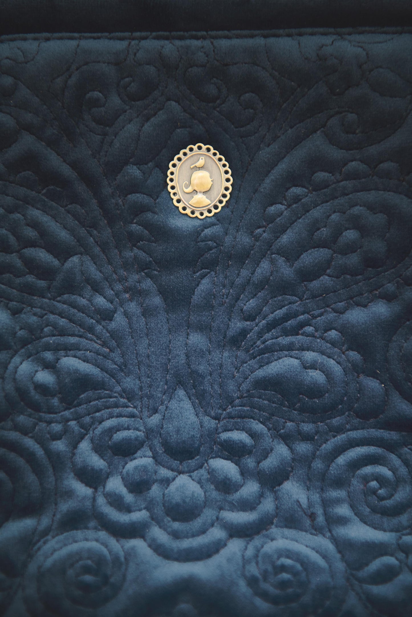 Cosmetic Purse Extra Large Velvet Quilted 30x13.8x20.7cm