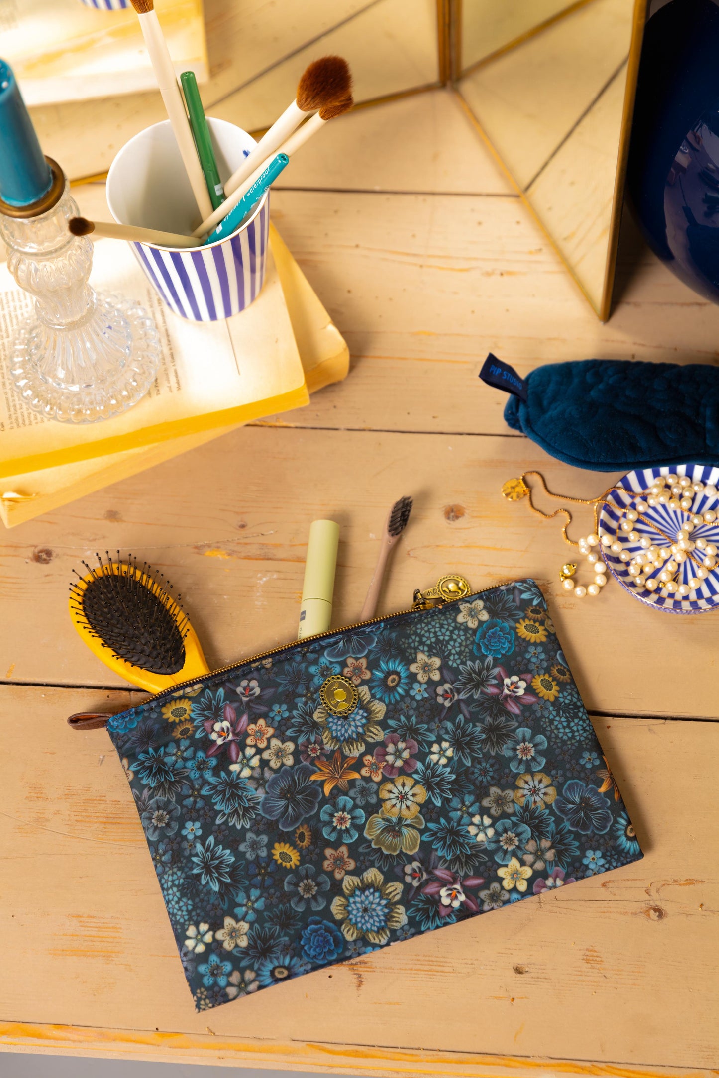 Charly Cosmetic Flat Pouch Medium Tutti i Fiori 24x1x15.5cm
