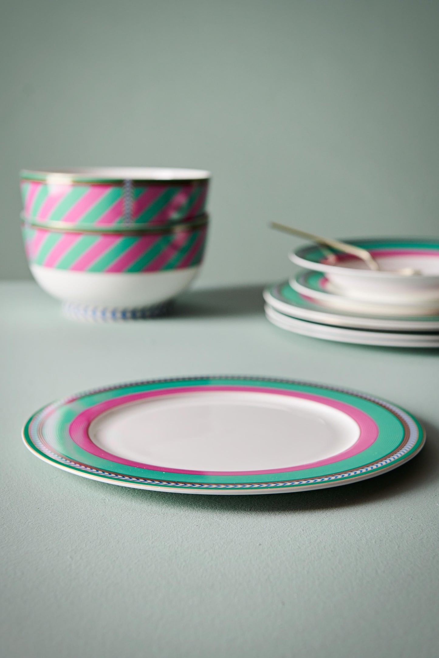 Plate Pip Chique Stripes Pink-Green 28cm