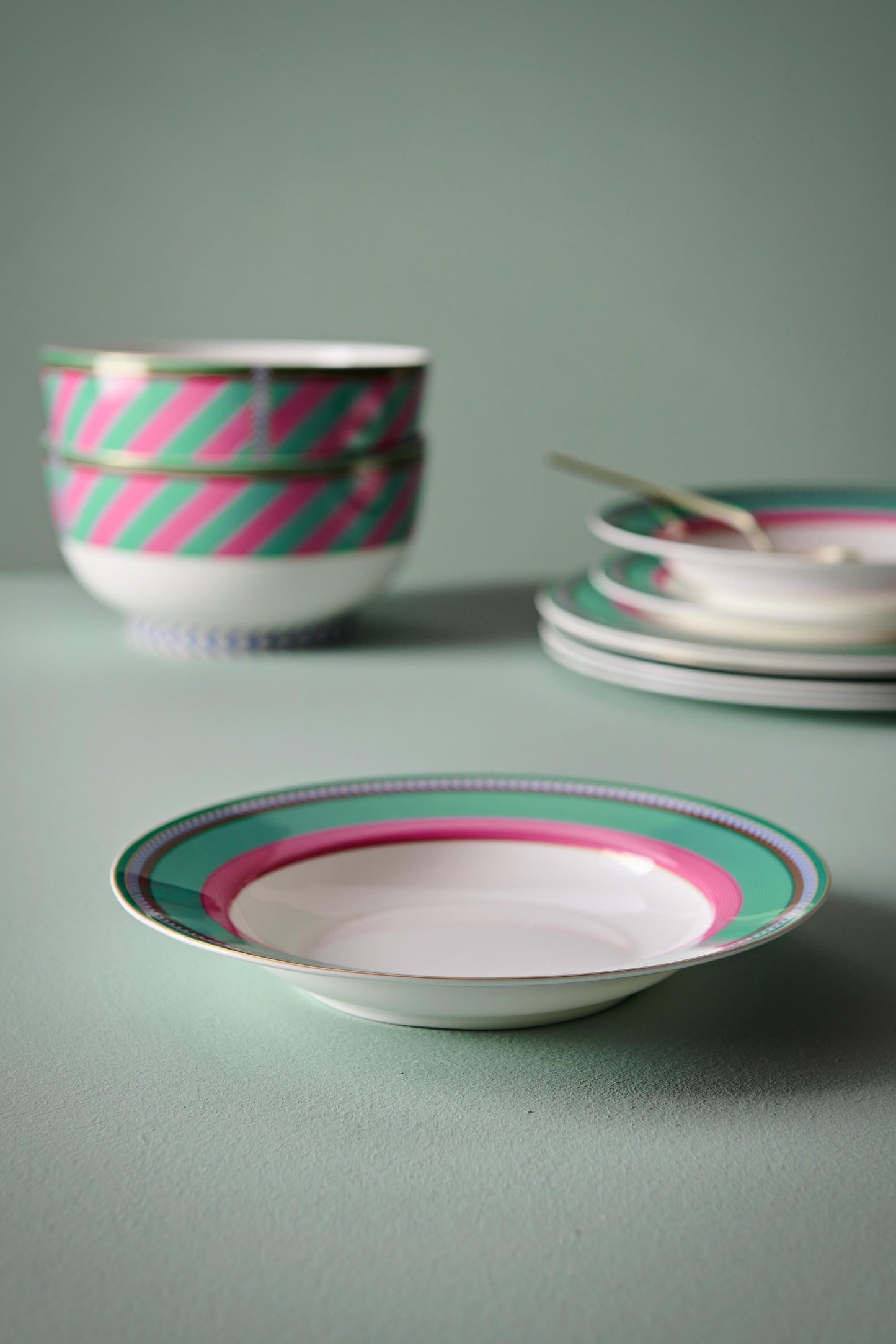 Deep Plate Pip Chique Stripes Pink-Green 23.5cm