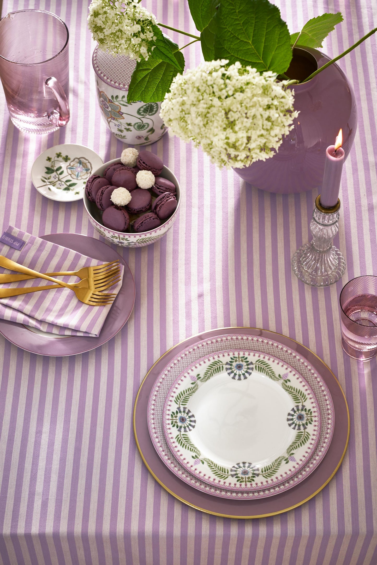 Plate Lily & Lotus Off White 23cm