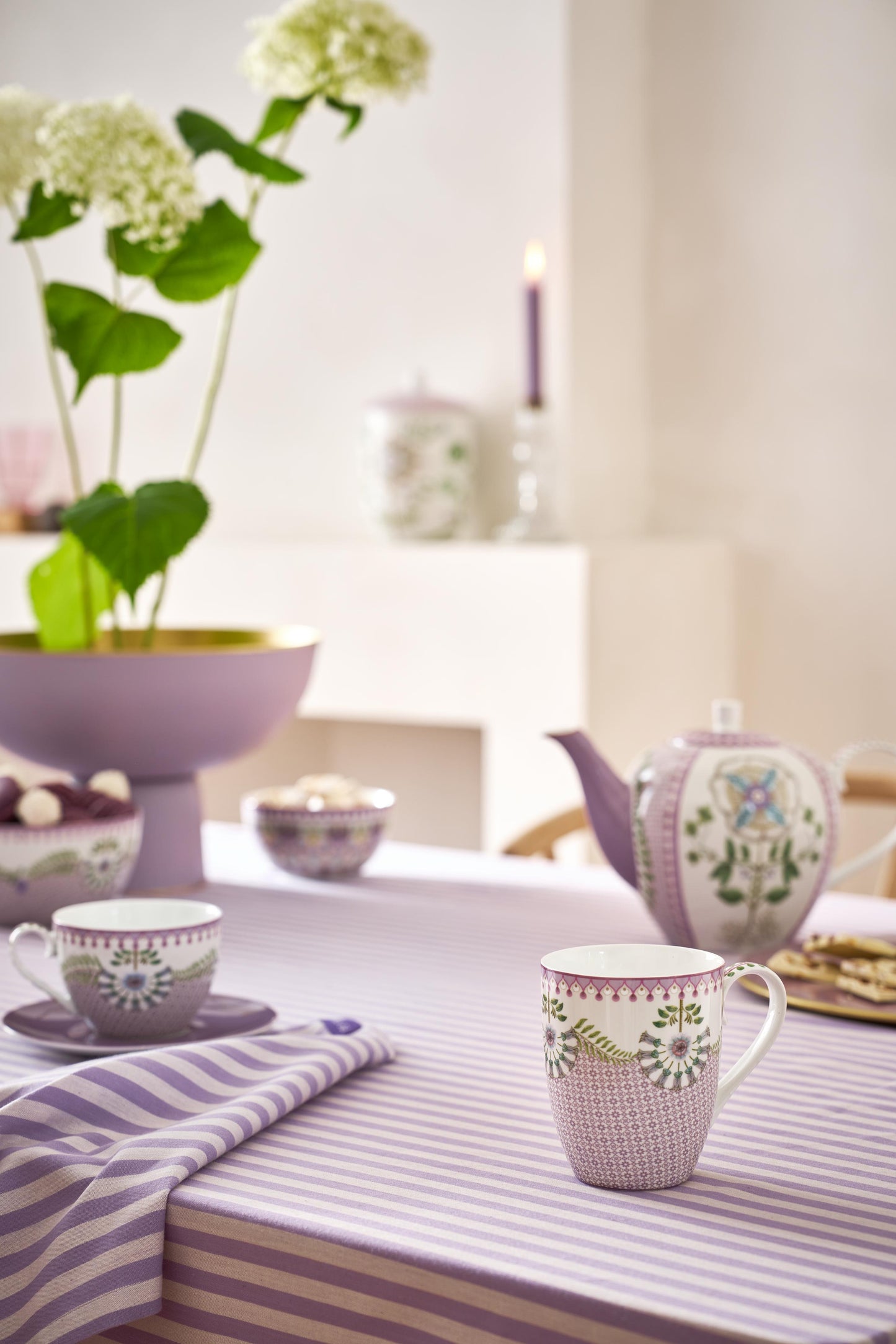Gift Set of 2 Mugs Large Lily & Lotus 350ml