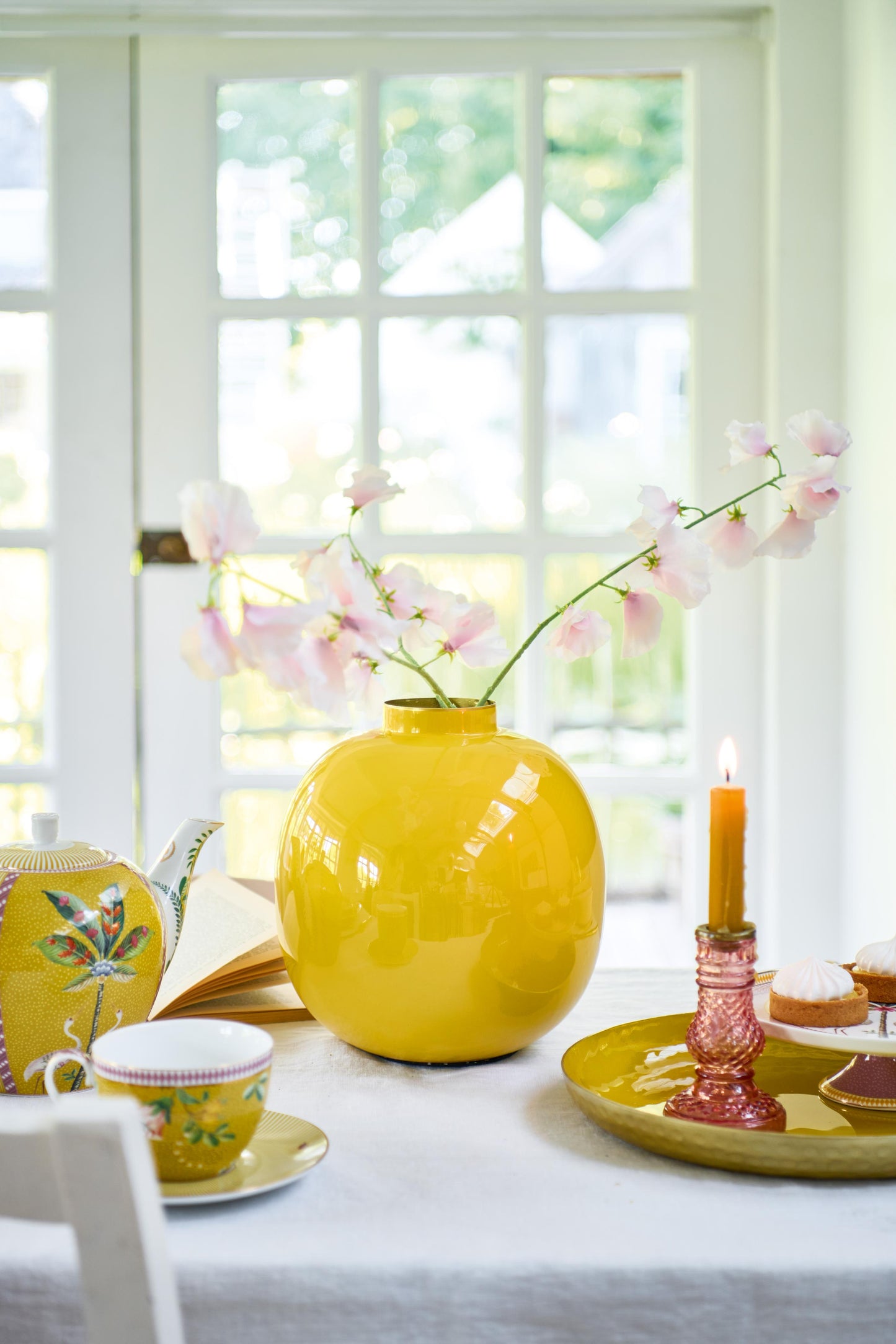 Vase Metal Yellow 23cm