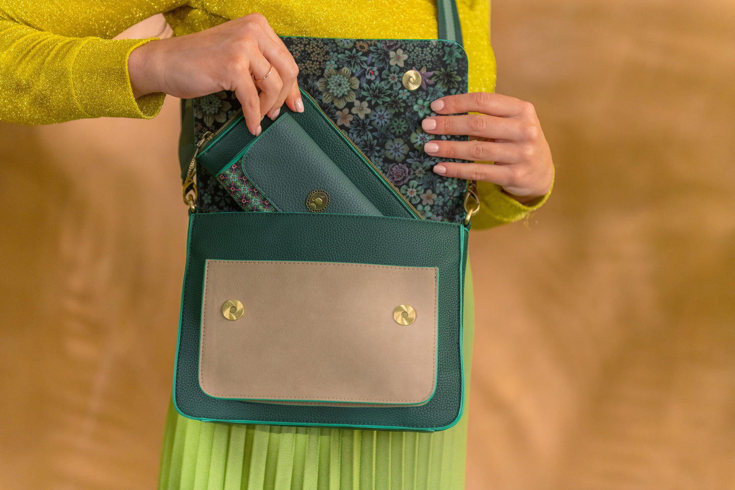 Fenna Cross Body Flap Medium 25x7x20cm
