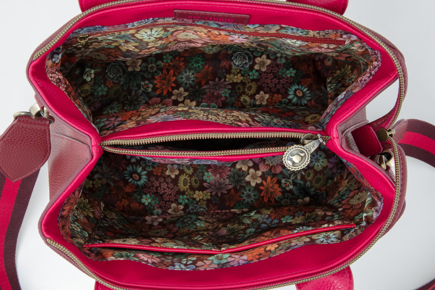 Fia Shoulder Bag Medium 26.5x14x22cm