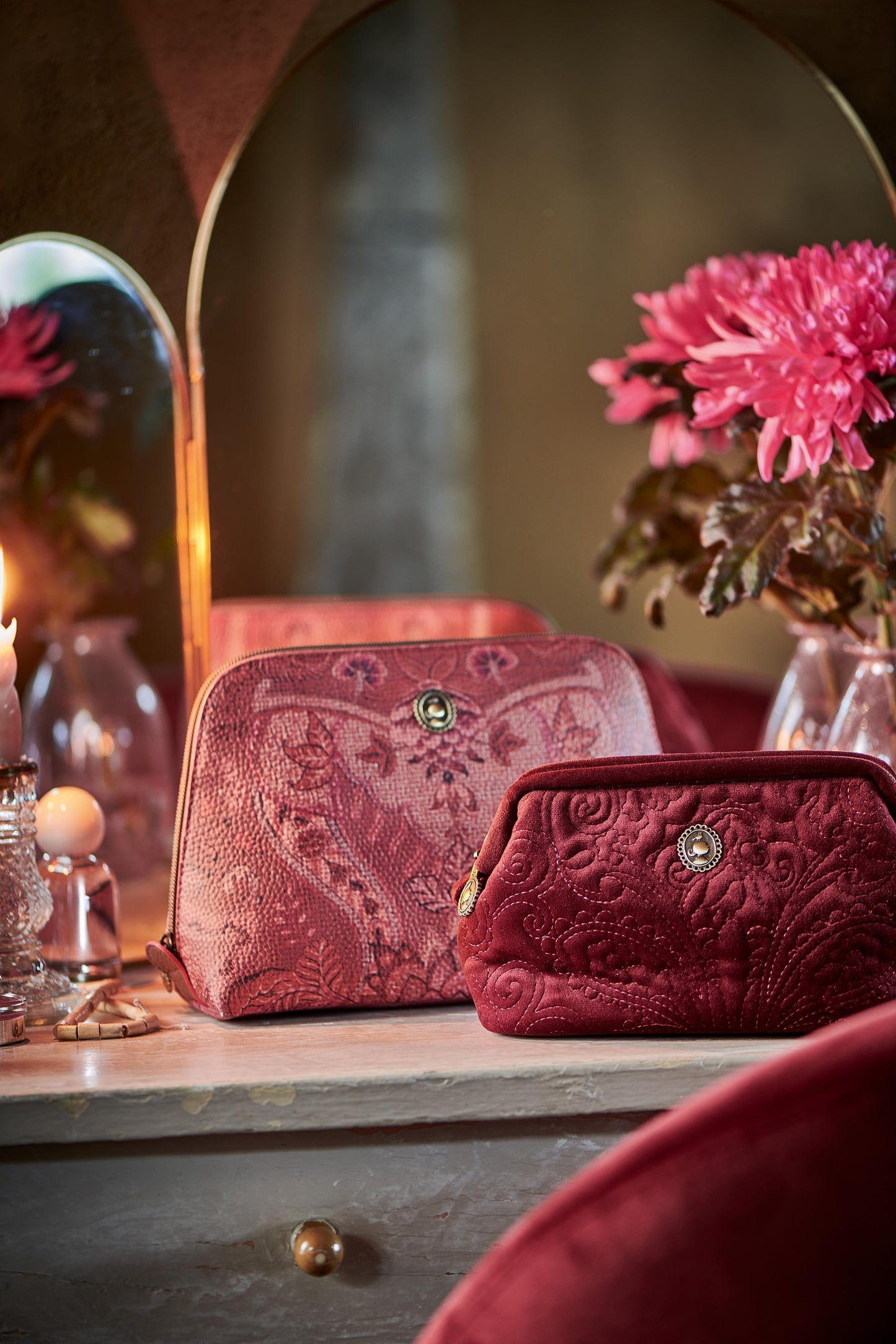Cosmetic Purse Small Velvet Quilted 19x8.5x12cm