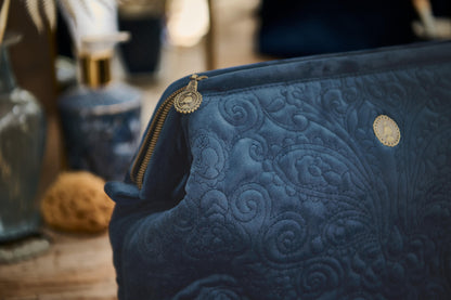 Cosmetic Purse Extra Large Velvet Quilted 30x13.8x20.7cm