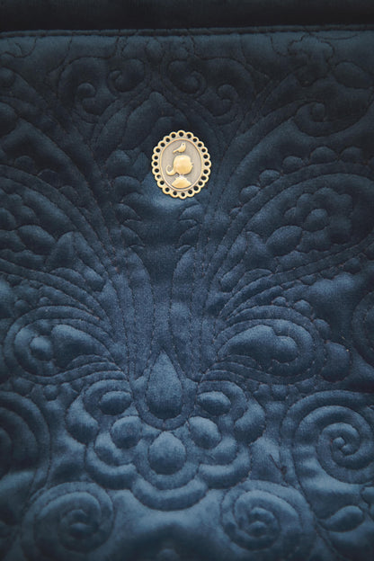 Cosmetic Purse Extra Large Velvet Quilted 30x13.8x20.7cm