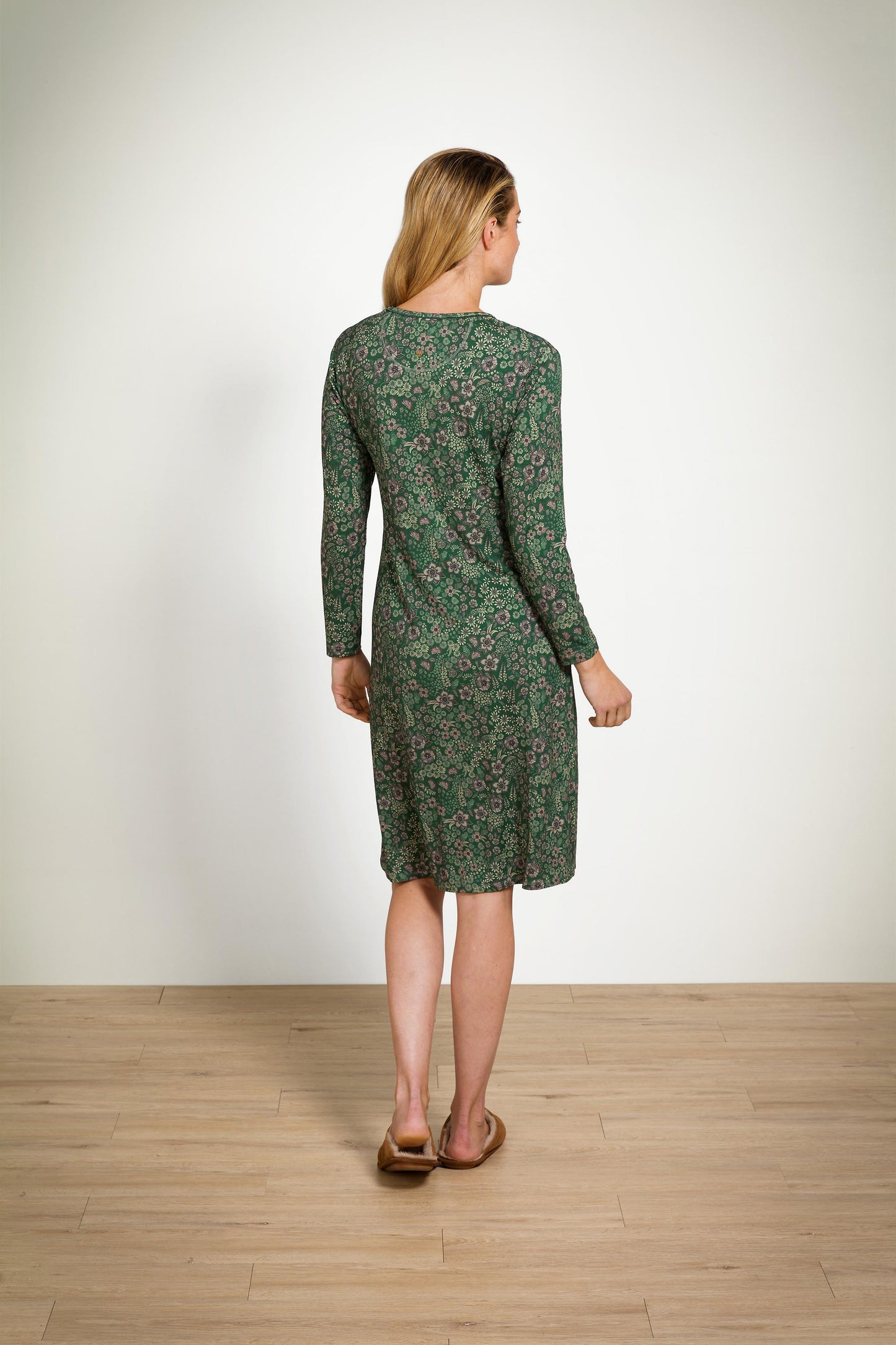 Danai Long Sleeve Nightdress Daisy Dreams