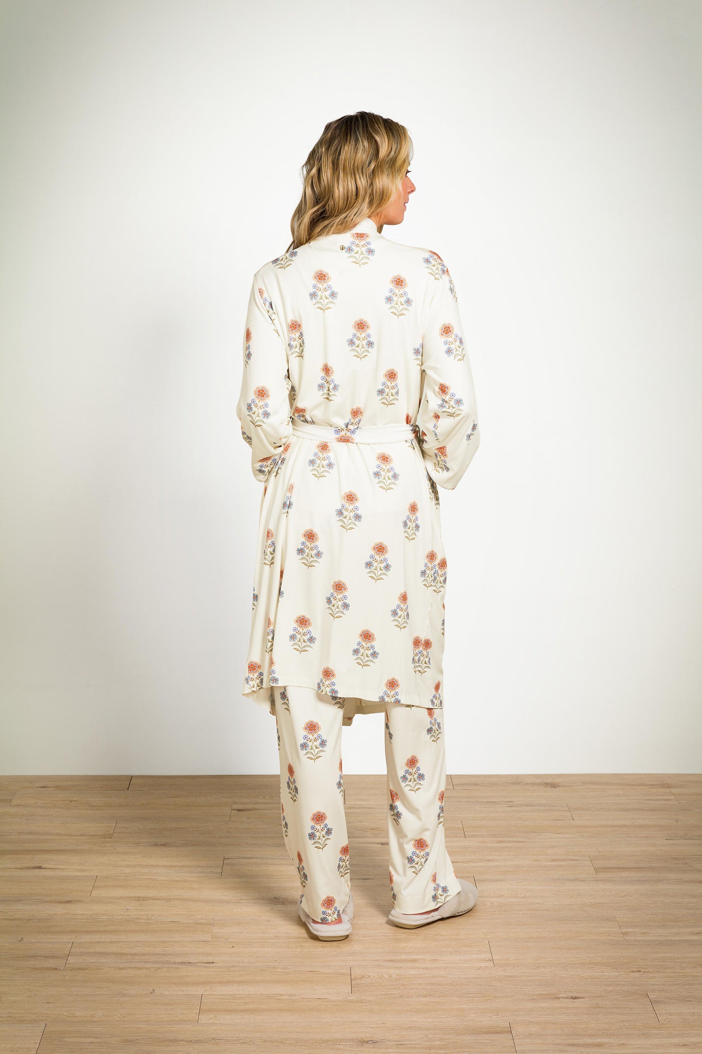 Naomi Kimono Tanaka White